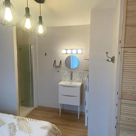 Guest house La Maison Pti Pierre, 3 Suites, Proche Plage, Gare Les Sables-d'Olonne